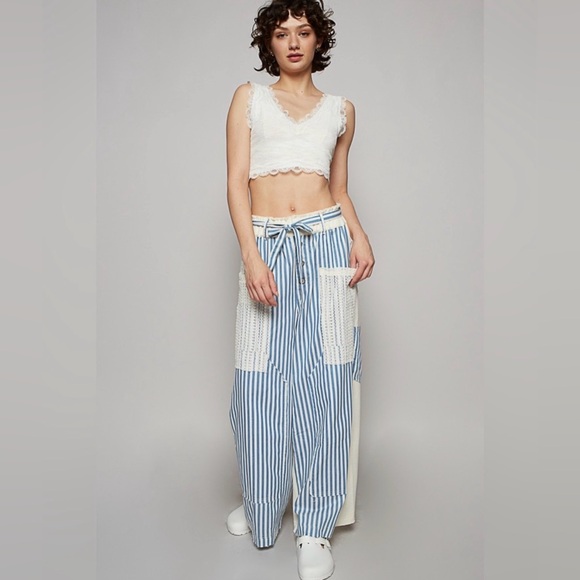 New POL Blue and White Striped Wide Leg Pants - Picture 2 of 13